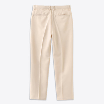Rückansicht-eleganter-Herren-Stoffhose-mit-zwei-Taschen-und-geradem-Schnitt